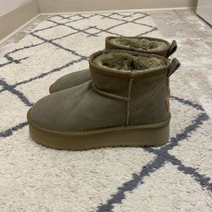 Ultra mini platform Uggs